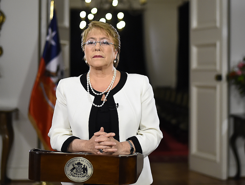 Bachelet anunció aumento gradual de cotizaciones con cargo al empleador para subir las pensiones