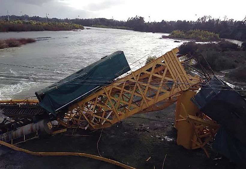 Mediciones indican que no hay contaminación en el río Toltén tras caída de tren con químicos