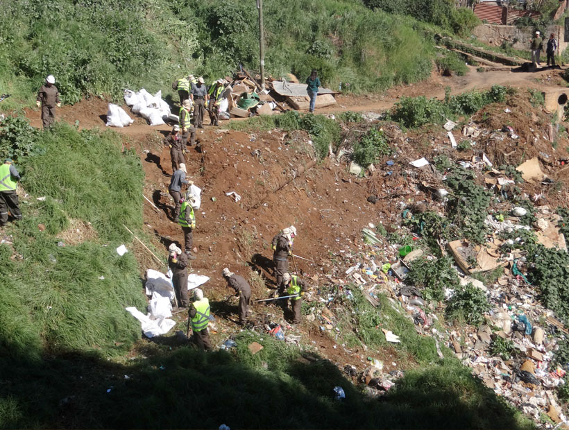 Conaf Retir Toneladas De Basura Desde Cerros De Valpara So