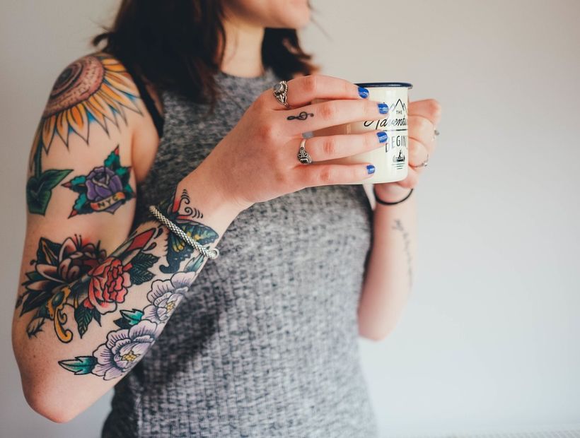 Tatuajes con tintas de colores podrían provocar cáncer
