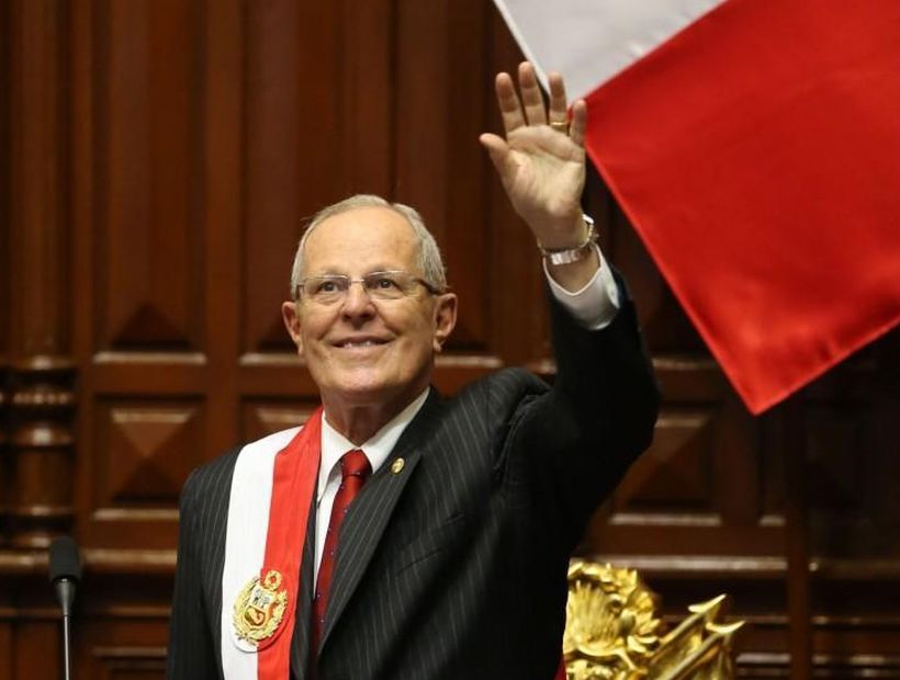 Aprobación del presidente de Perú subió a 60 % en primer mes de mandato