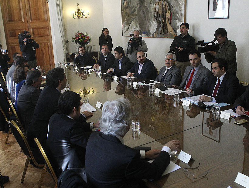 Oficialismo y oposición se reunieron en La Moneda por cambios al sistema de pensiones