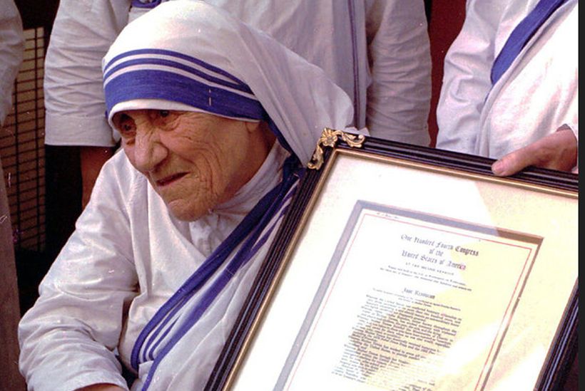 El papa Francisco proclamó santa a la madre Teresa de Calcuta