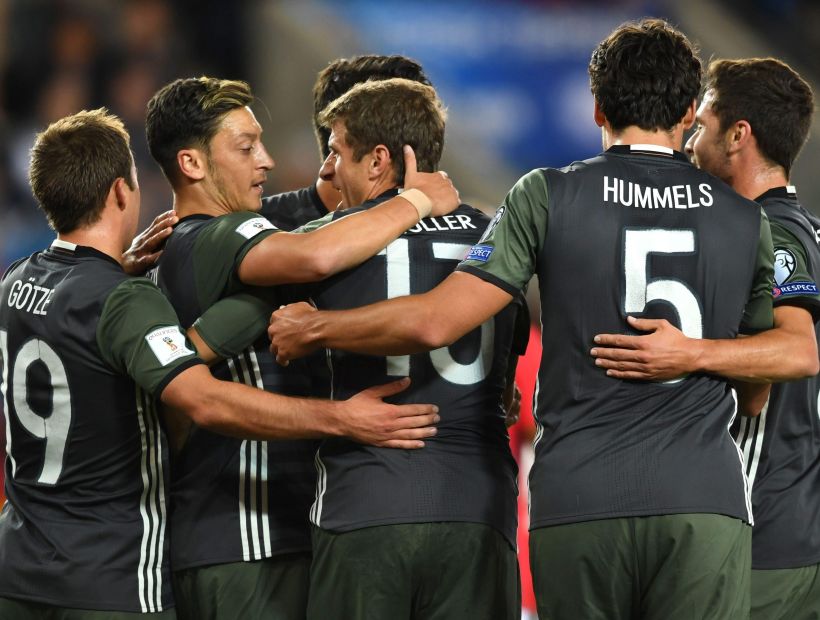 El campeón Alemania goleó por 3-0 a Noruega en el camino a Rusia 2018