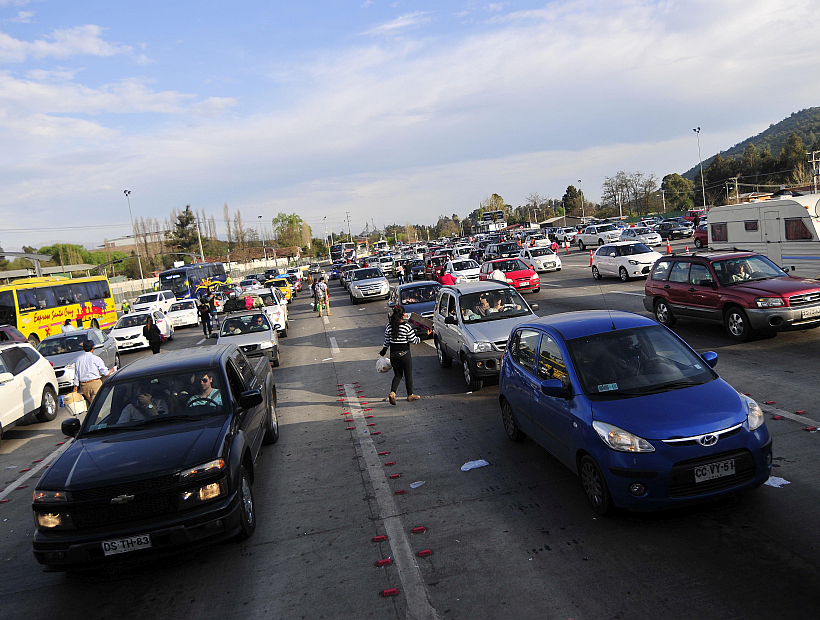 Fiestas Patrias: 91 mil vehículos dejaron Santiago durante este viernes