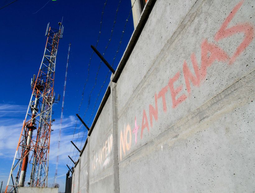 Un mes tienen cuatro compañías de telefonía para sacar las antenas del cerro La Pólvora en Concepción