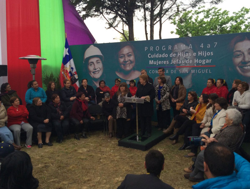 Bachelet llamó a participar: 