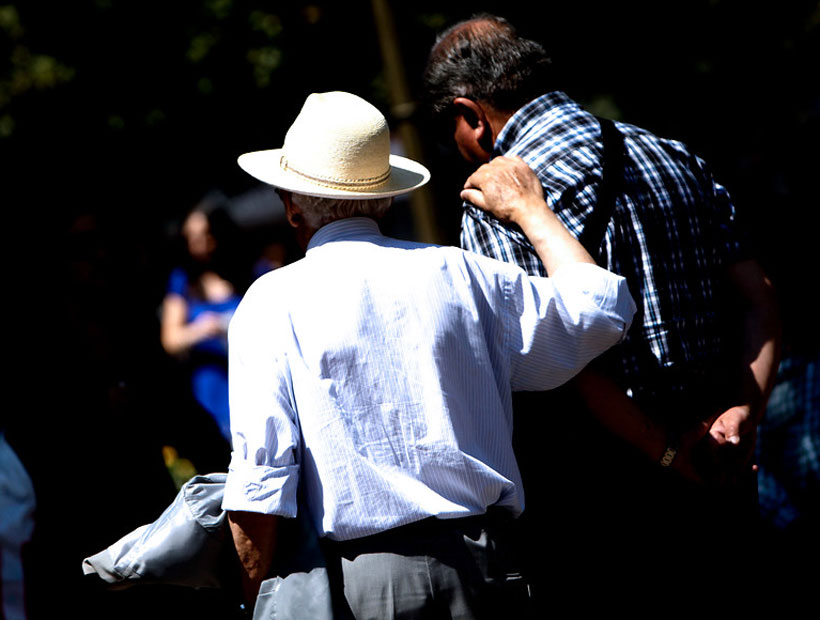 Ahorro previsional de hombres en edad de jubilar es más del doble que el de las mujeres