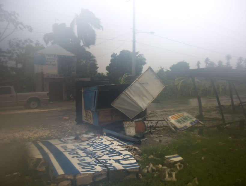 Al menos 10 muertos dejó el avance del huracán Matthew en Haití