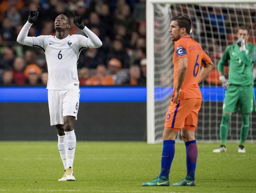 Francia le ganó 1-0 a Holanda de visita en el camino a Rusia 2018