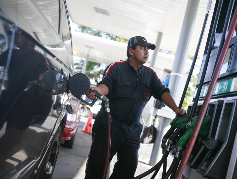 Las bencinas subirán hasta $5,5 por litro desde mañana