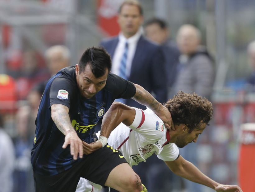 El Cagliari de Mauricio Isla le ganó 2-1 al Inter de Gary Medel