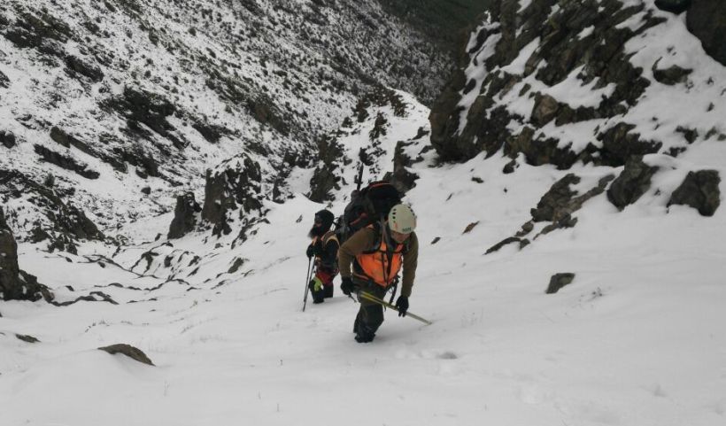 Rescatistas no encontraron en el domo del Cerro Provincia a jóvenes extraviados desde el sábado