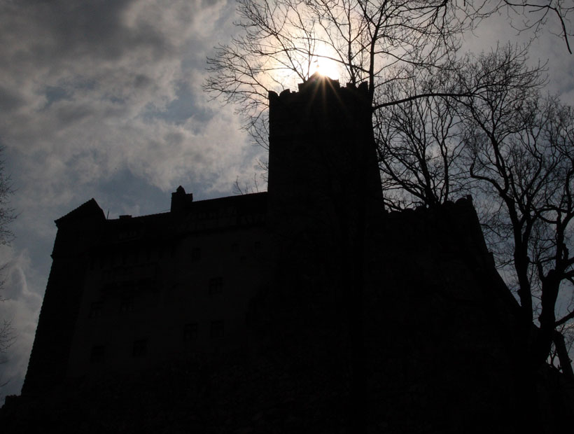 Castillo de Drácula tendrá huéspedes para Halloween: deberán dormir en ataúdes