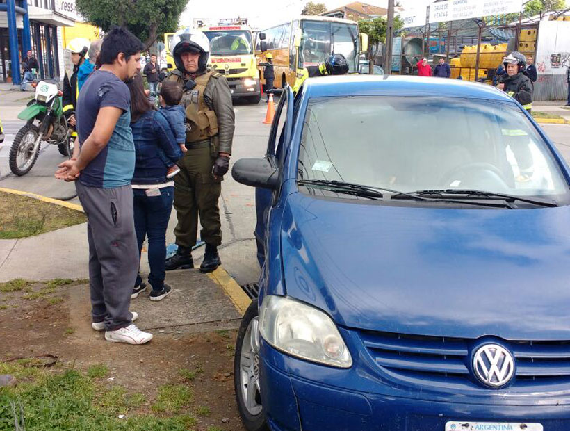 Ocupantes salvaron ilesos tras un choque entre dos autos en Osorno