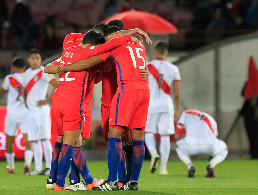 La FIFA sancionó a Chile por cantos en partido contra Perú