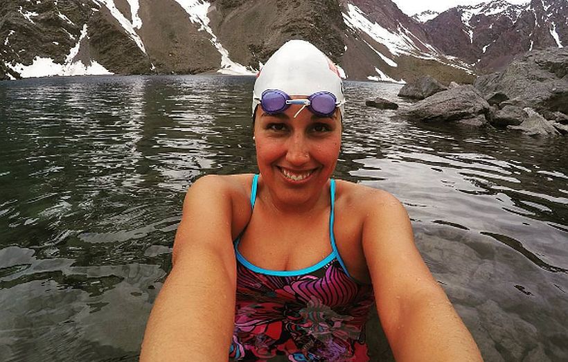 Campeona mundial: Bárbara Hernández ganó medalla de oro en aguas abiertas gélidas
