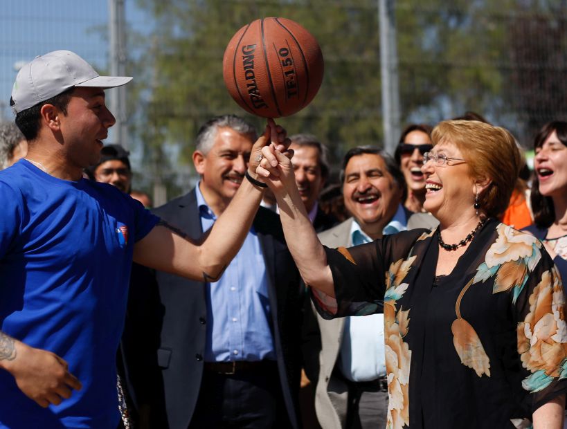 Bachelet firmó el decreto que crea el Comité Interministerial de la Actividad Física y el Deporte