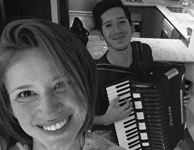 Paseo familiar confirmaría romance entre Sigrid Alegría y joven músico