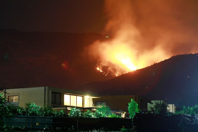 Incendio en Colina ha consumido 856 hectáreas de pastizales