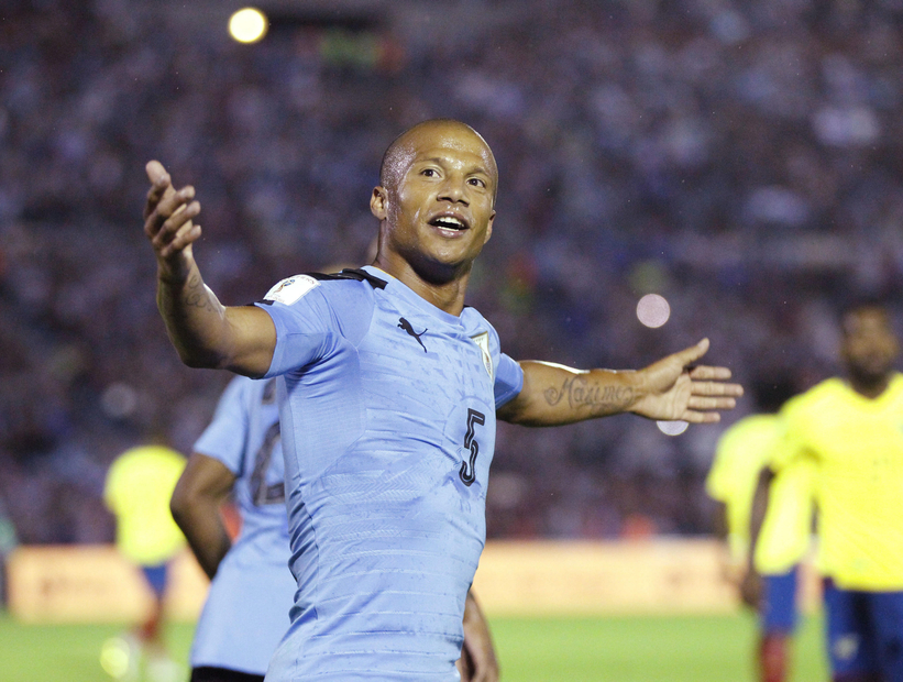 Uruguay venció a Ecuador y llegará envalentonado al choque ante Chile