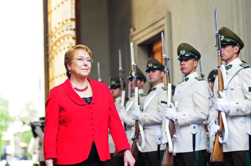 Bachelet es una de los 15 líderes del mundo más influyentes en redes sociales