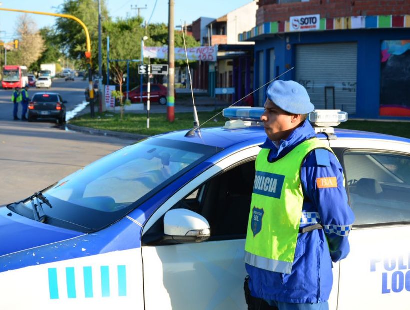 Un policía fue detenido con 69 kilos de cocaína en su vehículo en Argentina