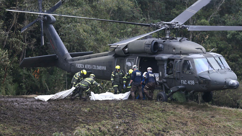 A 64 ascienden los cuerpos que ya han sido rescatados tras el accidente aéreo en Medellín