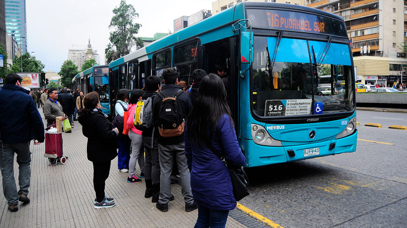 Transantiago: nueva licitación premiará frecuencia de buses y castigará si no se detienen en paraderos