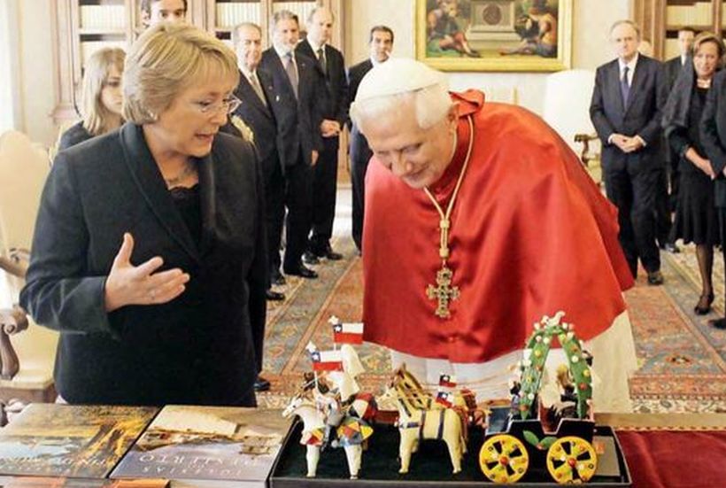 Benedicto XVI recordó a Bachelet como "atea y marxista"