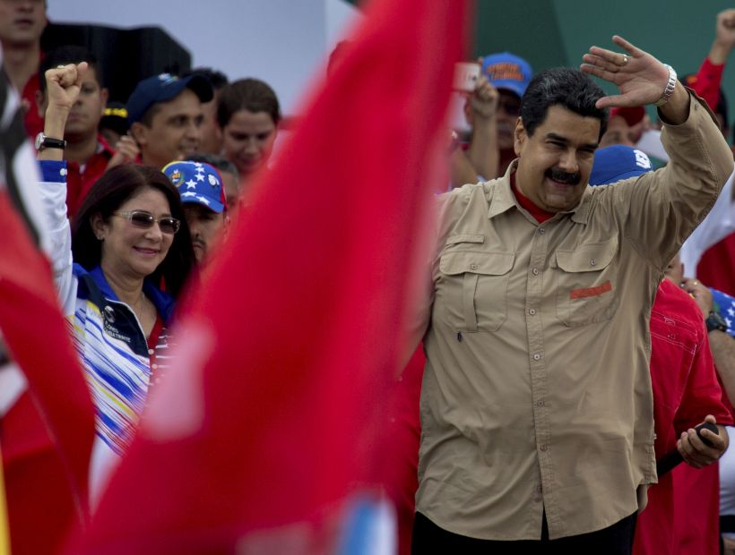 Maduro extendió la vigencia del billetes de 100 bolívares y cierre de frontera hasta el 2 de enero
