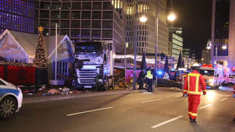 Camión irrumpió en un mercado navideño y provocó un atropello múltiple en Berlín