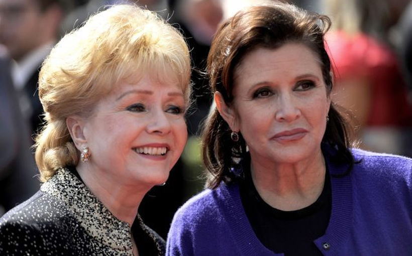 Debbie Reynolds, mamá de Carrie Fisher, fue hospitalizada un día después de la muerte de su hija