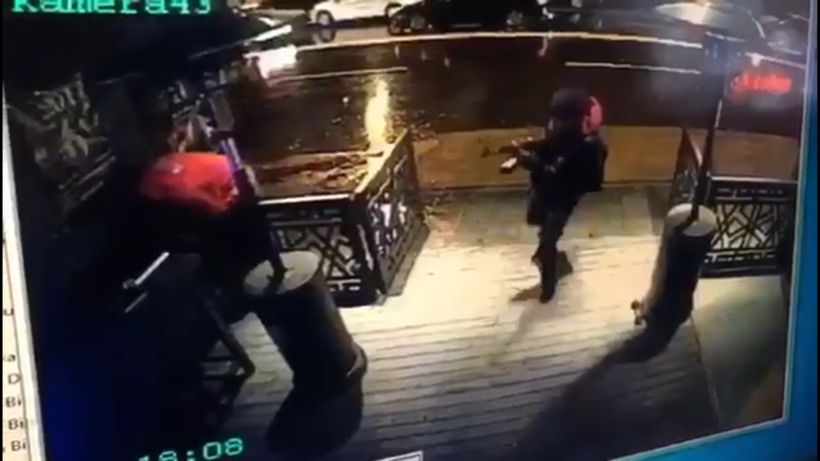 Video muestra a uno de los responsables del atentado en Estambul