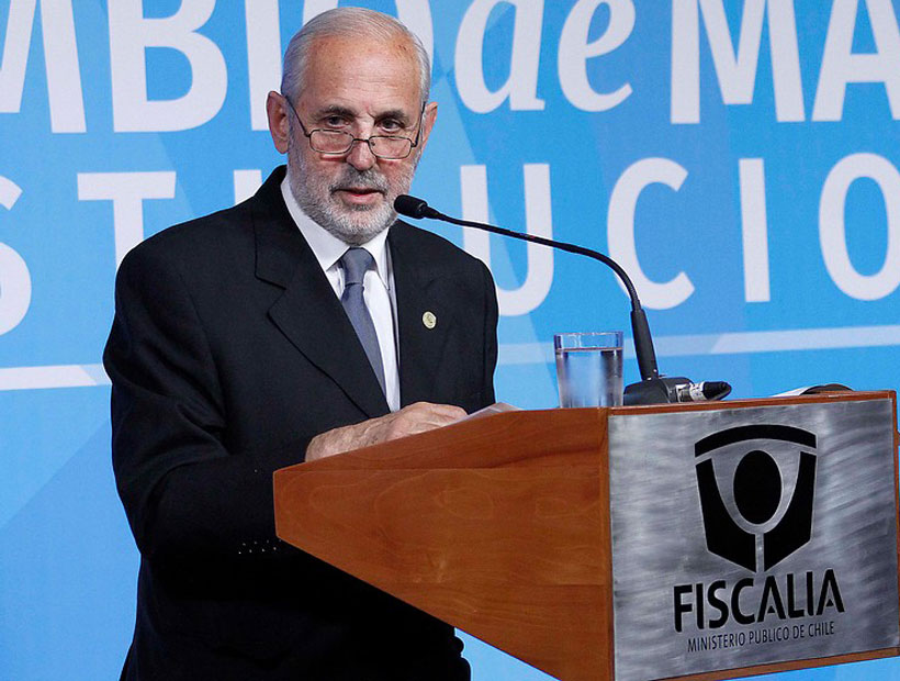 Fiscal regional deberá definir continuidad de fiscales Gajardo y Guerra en caso contra ex asesor de Piñera
