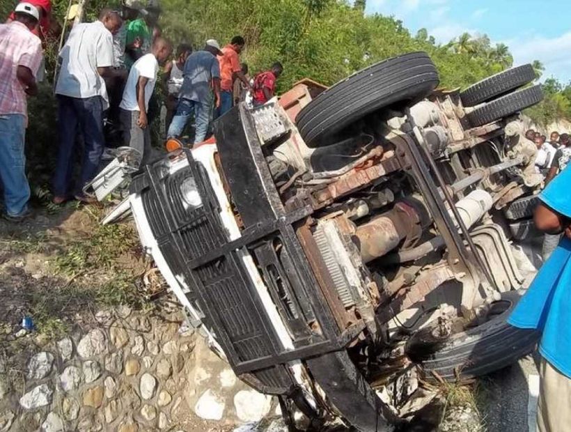 Un choque de un camión y un bus dejó al menos 20 muertos en Haití