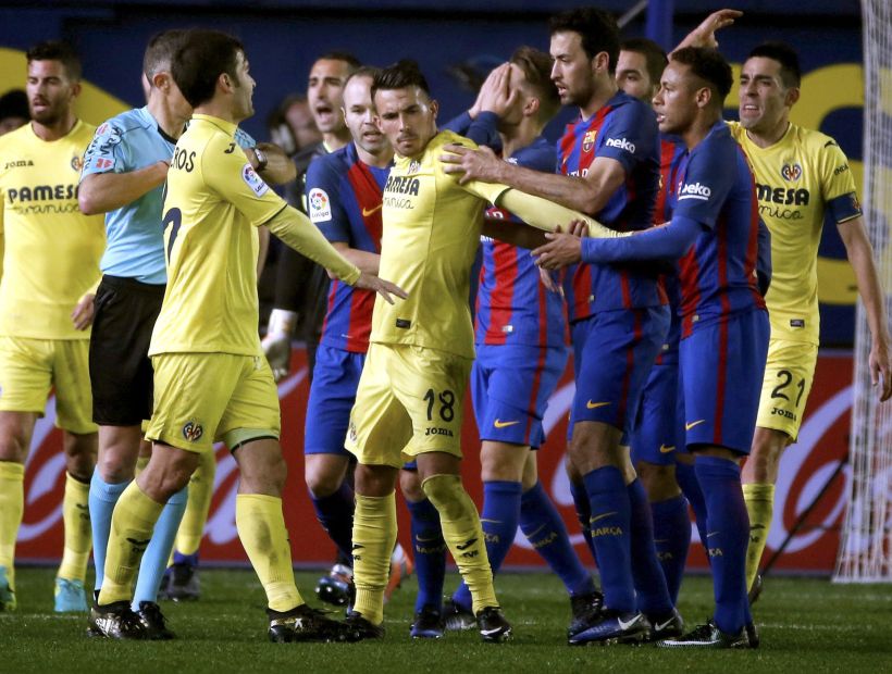 El Barcelona empató 1-1 con el Villarreal y se alejó de la punta