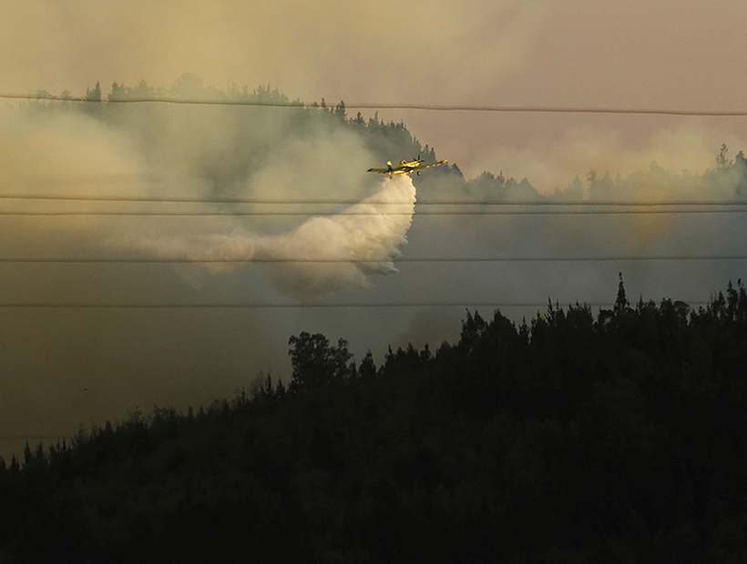 Onemi: 27 incendios forestales permanecen activos entre las regiones de Valparaíso y La Araucanía