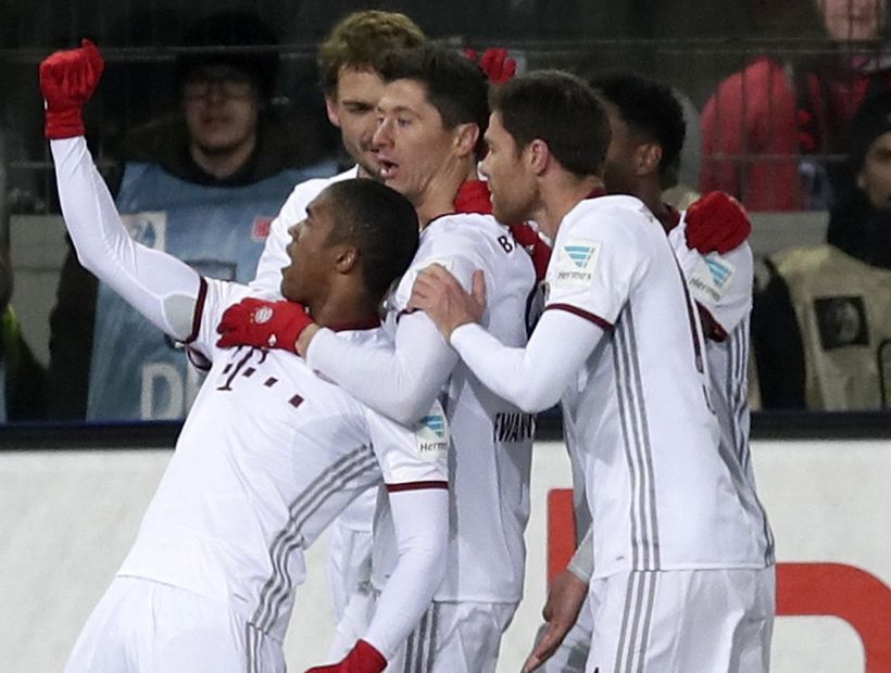 El Bayern Munich le ganó 2-1 al Freiburgo con Vidal en cancha