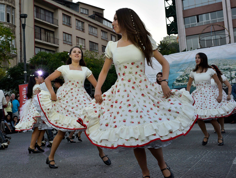 Las cuecas ya se instalaron en Valparaíso: este fin de semana se realizará  tradicional evento folclórico