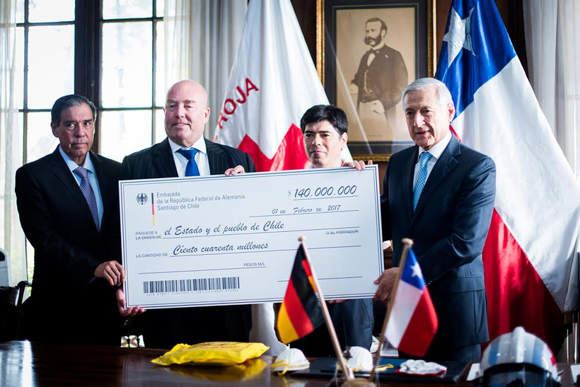 Gobierno alemán donó $140 millones a Chile para ayudar en el combate de siniestros forestales