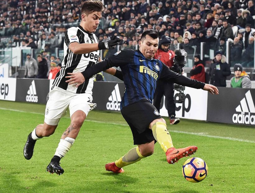 El Inter con Gary Medel perdió 1-0 contra el líder Juventus