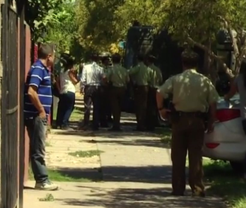 Carabinero se parapeta en su casa de La Granja y provoca operativo policial