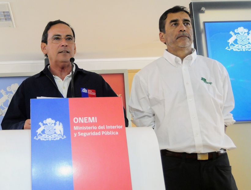 El Gobierno descartó las salidas de los directores de la Onemi y de Conaf