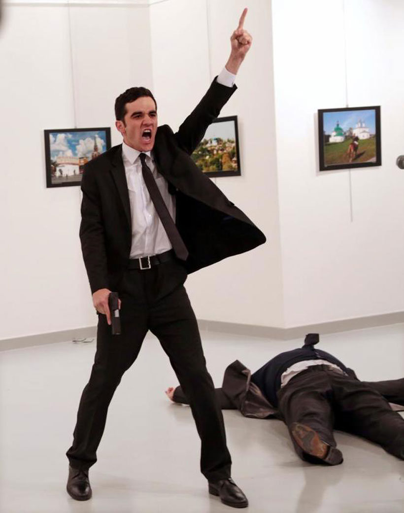 Imagen del asesino del embajador ruso en Turquía ganó el World Press Photo