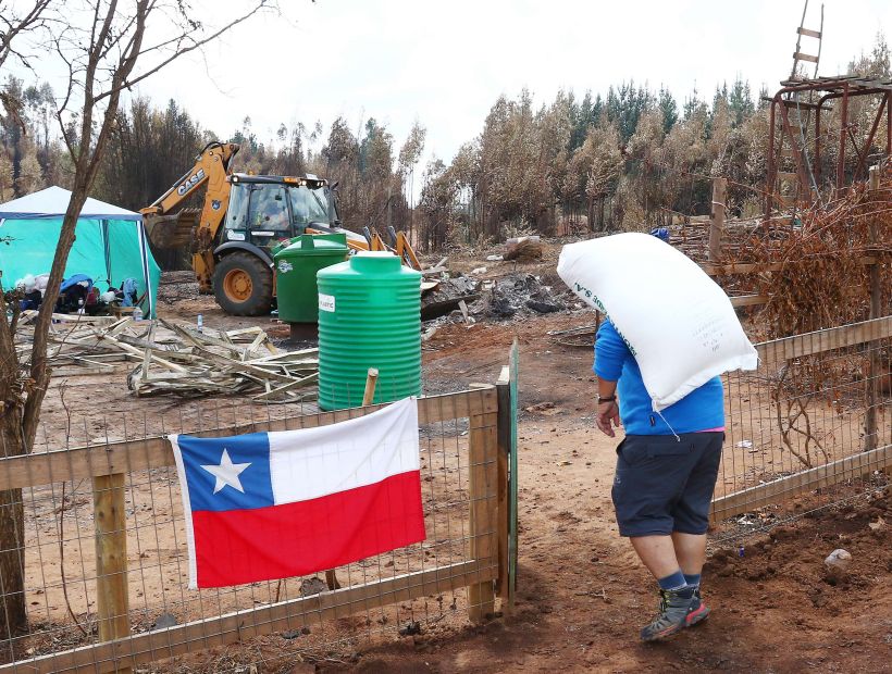 Comenzaron a levantarse las primeras casas de emergencia en Florida tras los incendios forestales