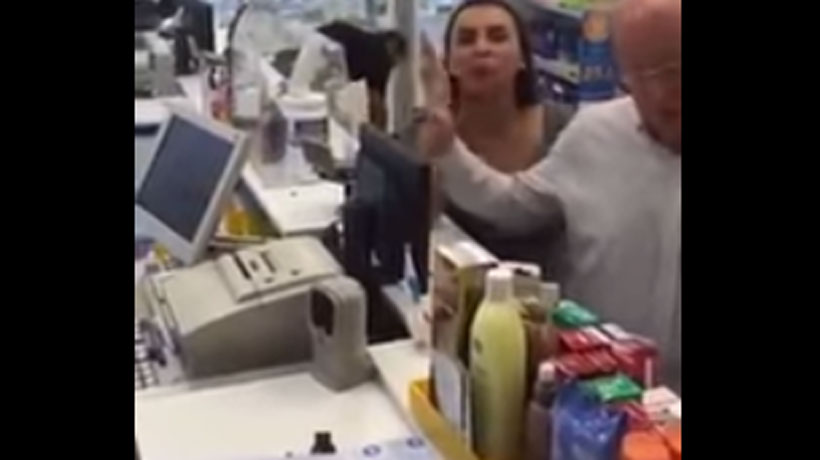 Mujer que insultó a extranjeras en una farmacia había sido inmigrante en Italia
