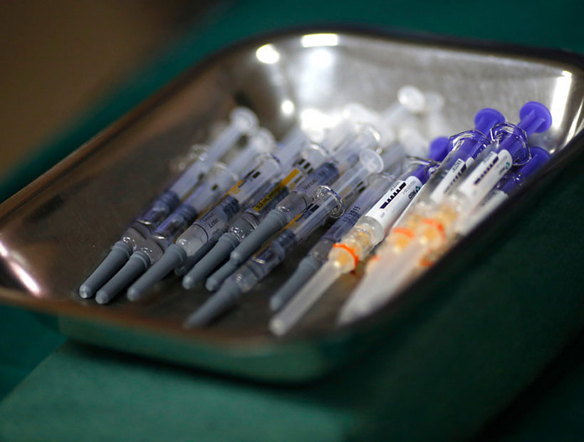 Contraloría ordenó sumario por anomalías en Departamento de Vacunas del Minsal