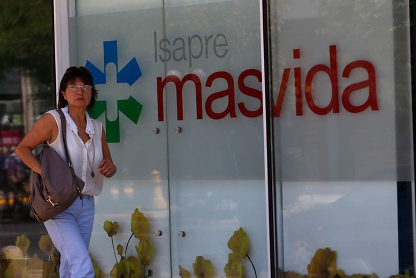 Allanaron oficina de isapre Masvida en Las Condes