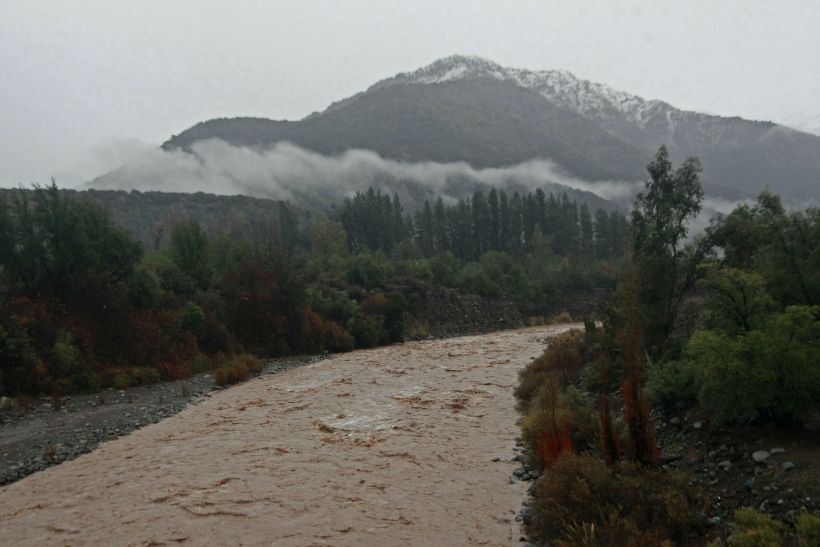 Onemi declara Alerta Roja para la provincia de Cordillera por precipitaciones